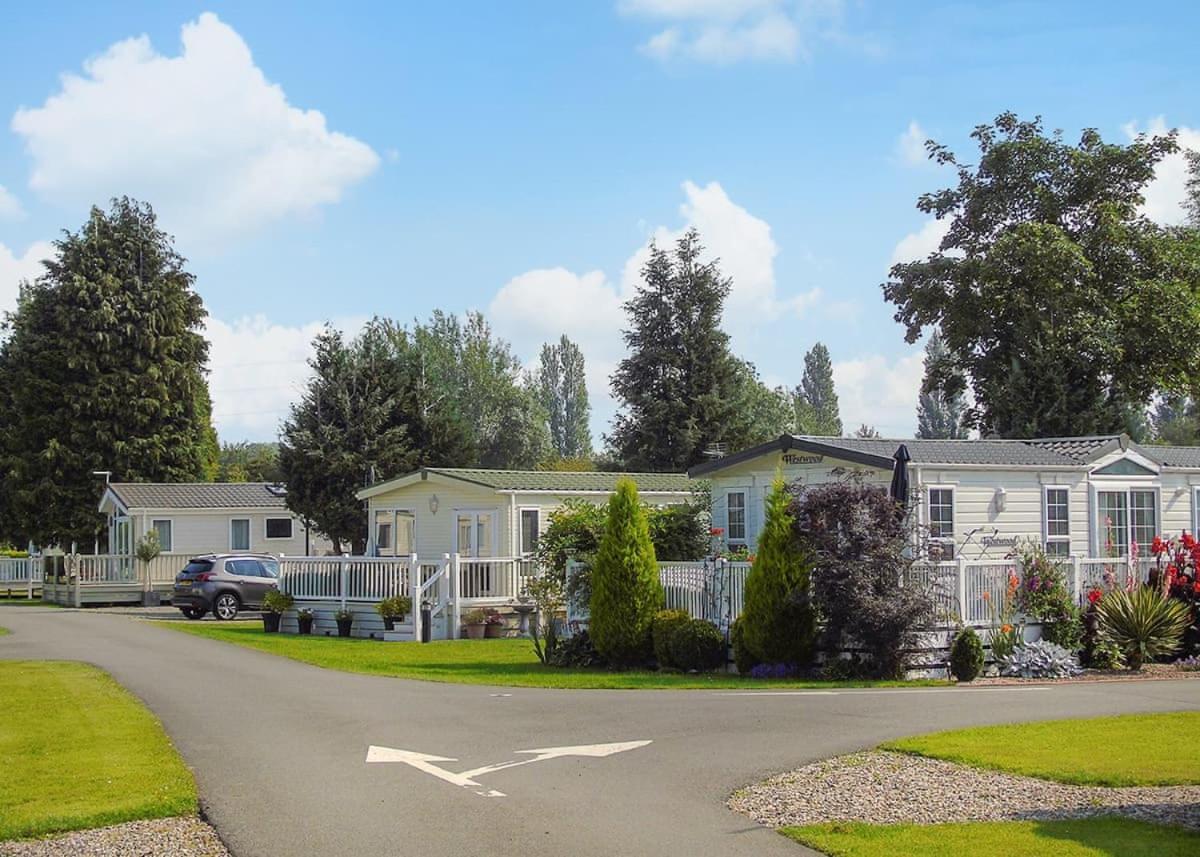 Fir Trees Hotel Chester Bagian luar foto