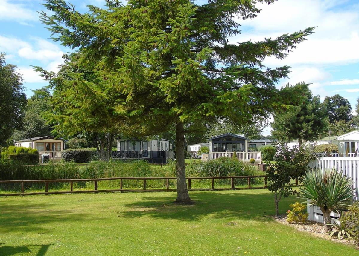 Fir Trees Hotel Chester Bagian luar foto